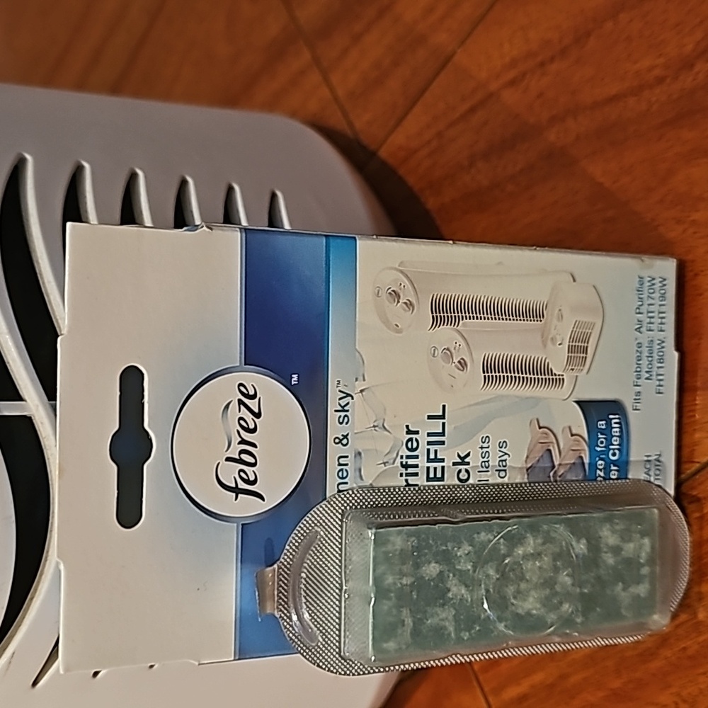 Febreze Mini Tower Air Purifier with Dual-Action HEPA-Type Filter, FHT180W, - Picture 6 of 8